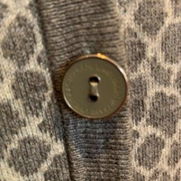 Isaac Mizrahi Live! Knit Gray Animal Cotton Blend Cardigan Sweater Button Sz: L - Picture 7 of 8